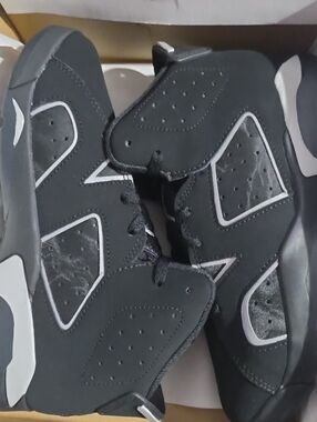 JORDAN 6 RETRO BP CAP & GOWN